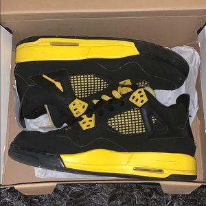 Air Jordan retro thunder 4s